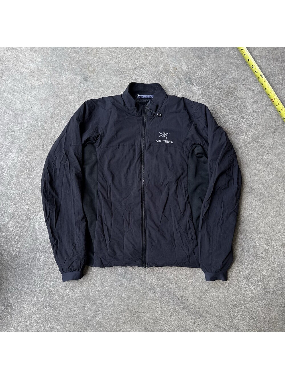 Arc'Teryx Women's Atom LT Jacket Navy Sz M Hiking Outdoor